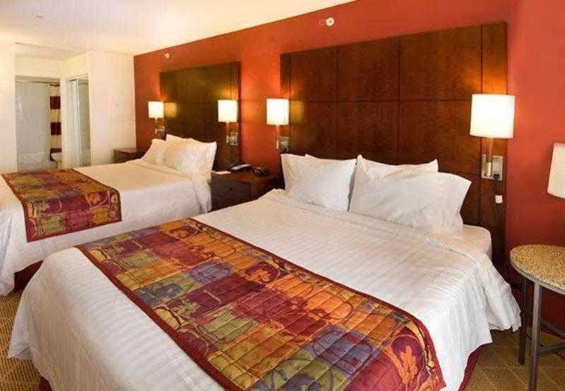 Residence Inn By Marriott San Antonio Seaworld / Lackland מראה חיצוני תמונה